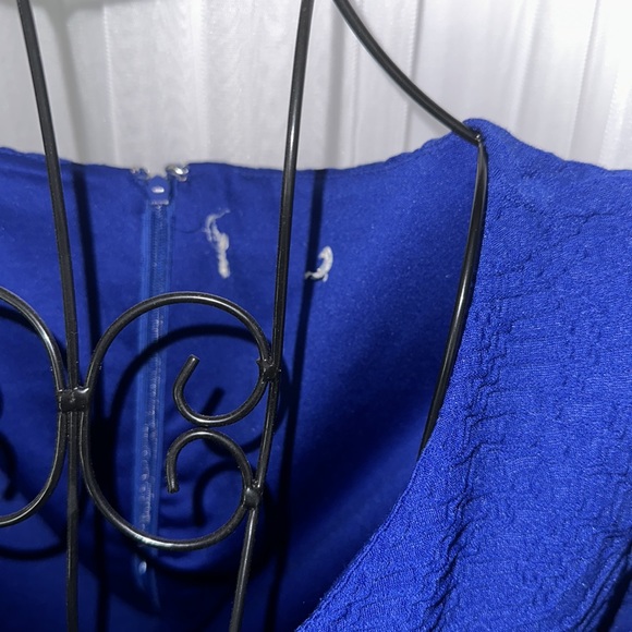 Blue Textured Shift Dress Knee Length Textured and Lined 💙 - Picture 3 of 4